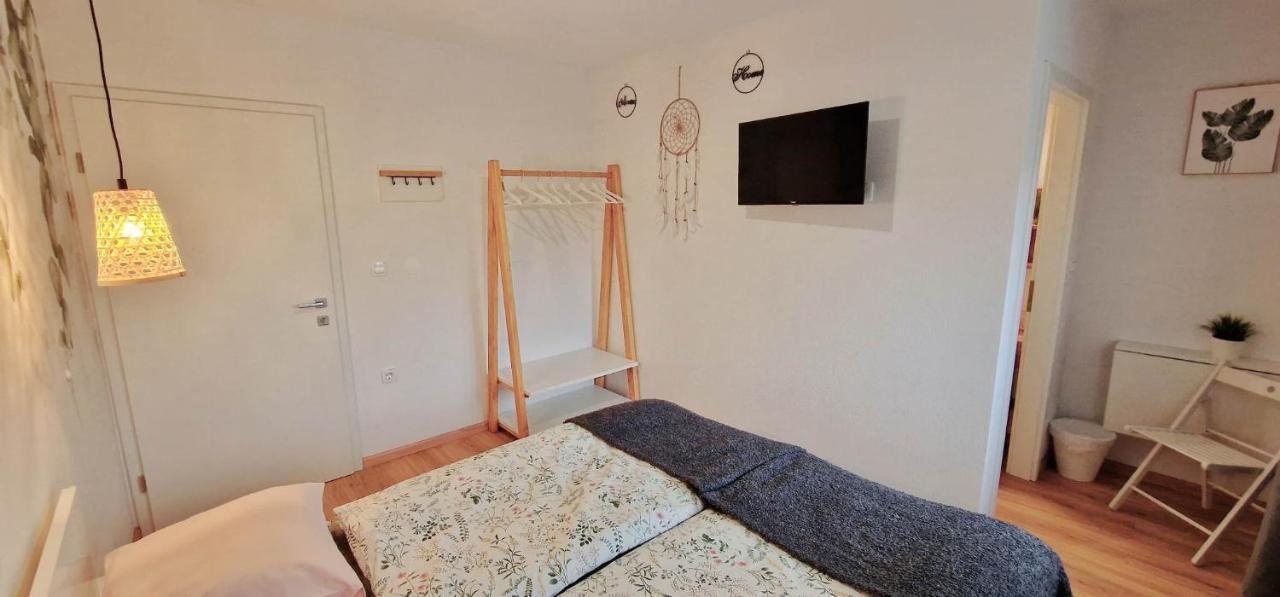 Hotel Samarin Črnomelj エクステリア 写真