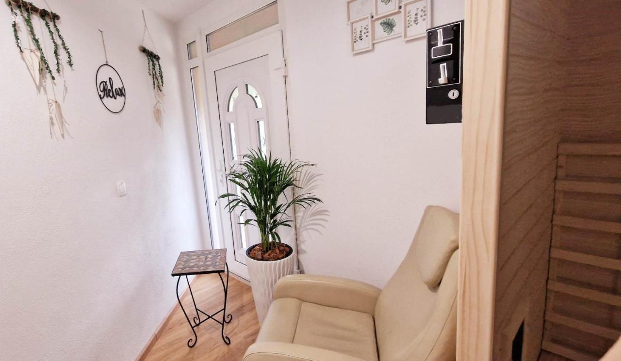 Hotel Samarin Črnomelj エクステリア 写真