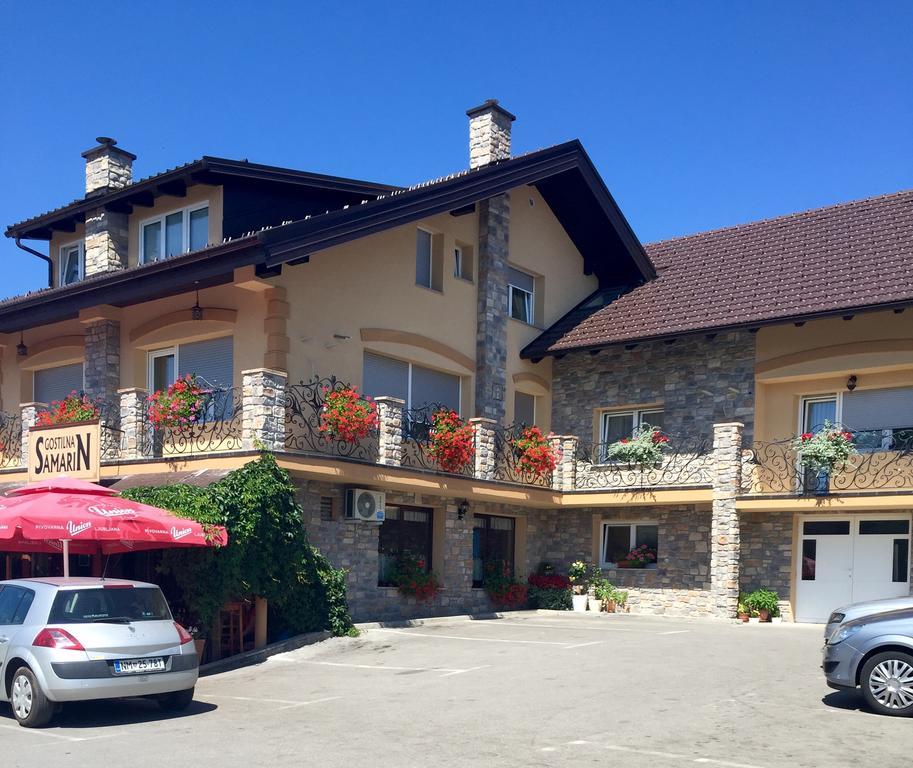 Hotel Samarin Črnomelj エクステリア 写真