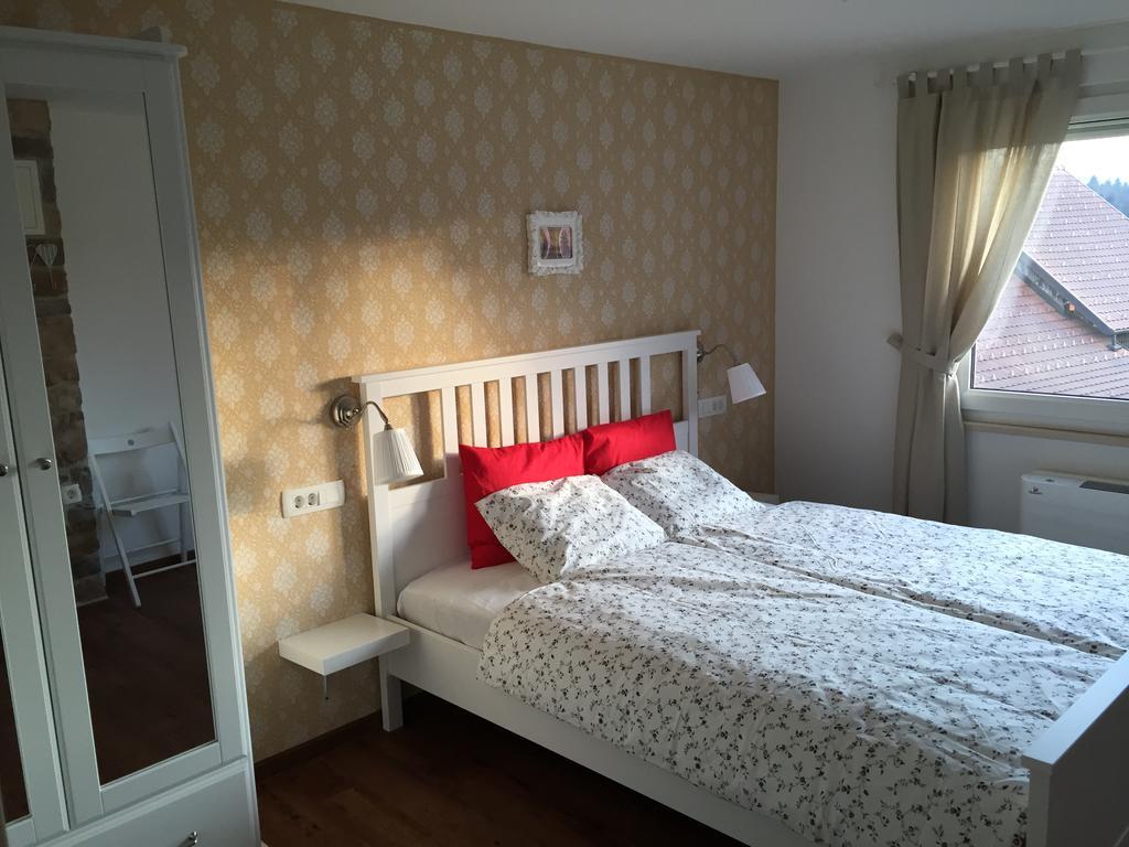 Hotel Samarin Črnomelj エクステリア 写真